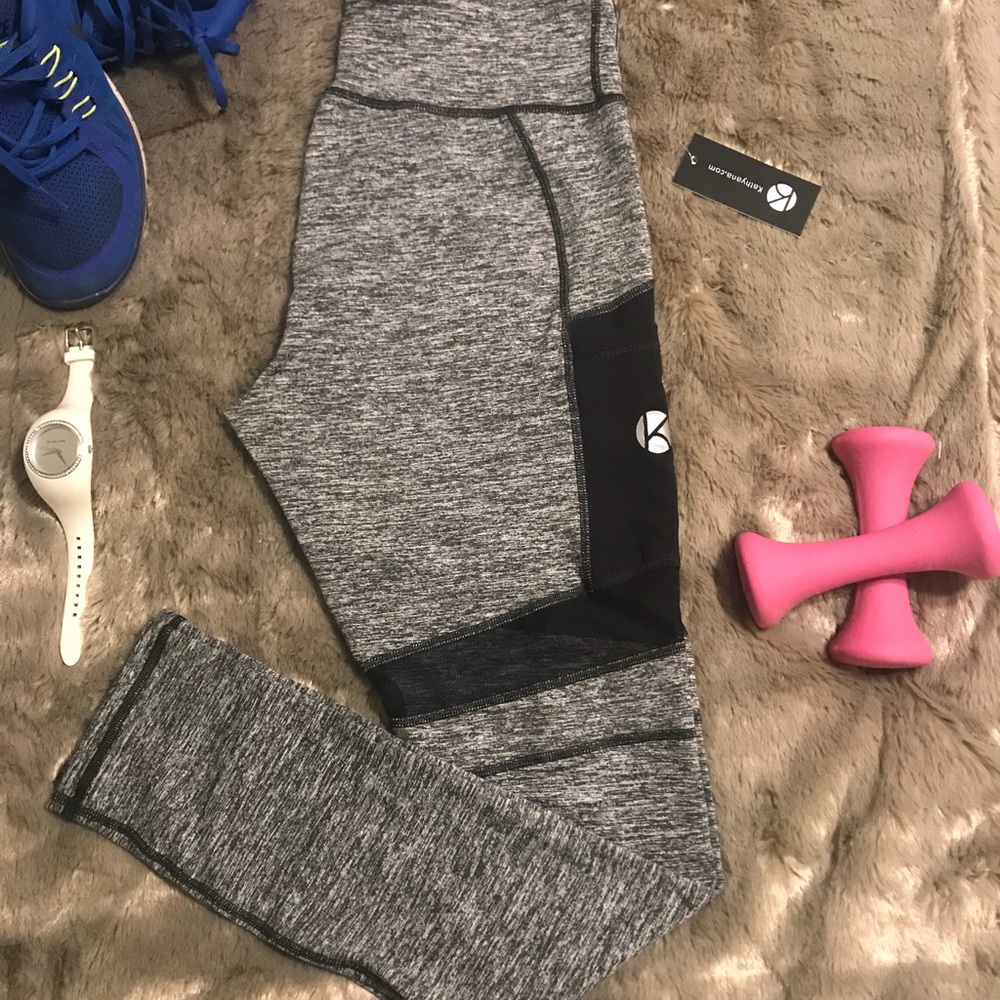 ‼️SOLD OUT‼️ Side Pocket Dark Leggings ❣️ - Picture 1 of 6